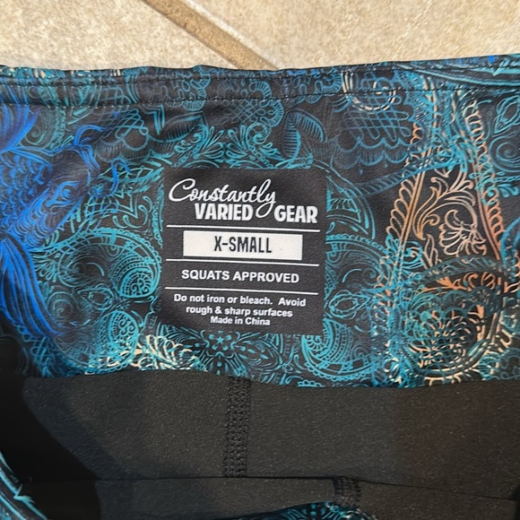 Constantly Varied Gear Don’t Be Koi Athletic Running Shorts XS - Picture 3 of 7